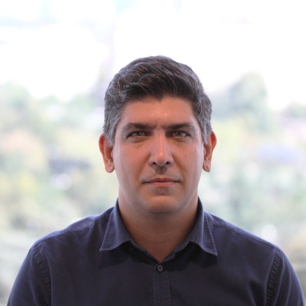 Arcan Bundur, portrait