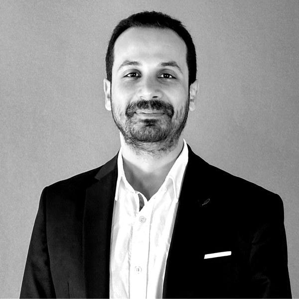 Oğuzhan Karahan, portrait